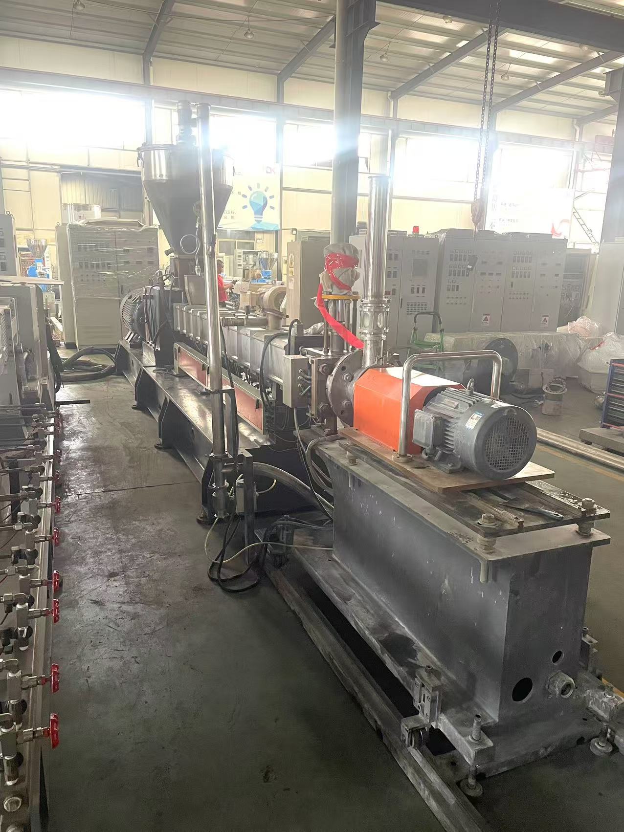 75雙螺桿造粒機-44：-250kw-水下切粒