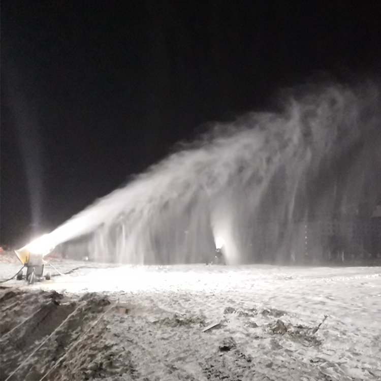 面積均勻造雪機(jī) 室外大型造雪機(jī) 國產(chǎn)造雪機(jī)