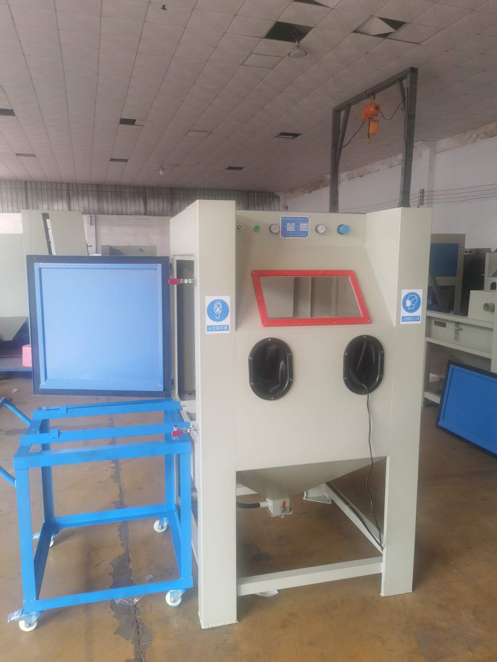 佛山百洲模具打砂機帶轉盤推車手動噴砂機