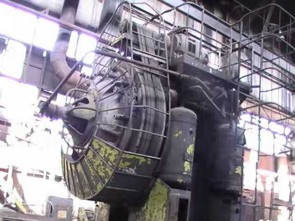 供二手俄羅斯新型1000噸熱模鍛一臺