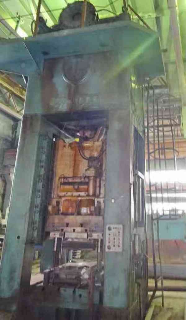 售二手俄羅斯1000噸新型壓力機9540