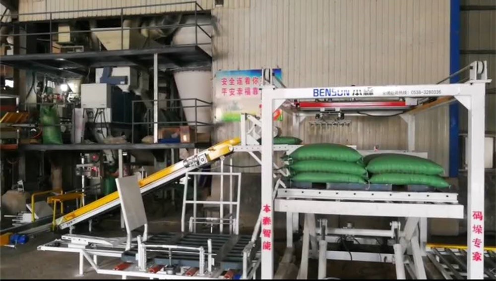 高位自動碼垛機自動碼垛機器人生產價格