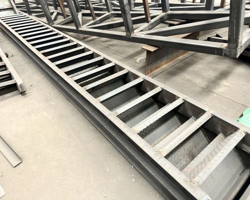 張家口鋼結構樓梯定制 美觀實用節約空間 工期短 博泰鋼構廠家