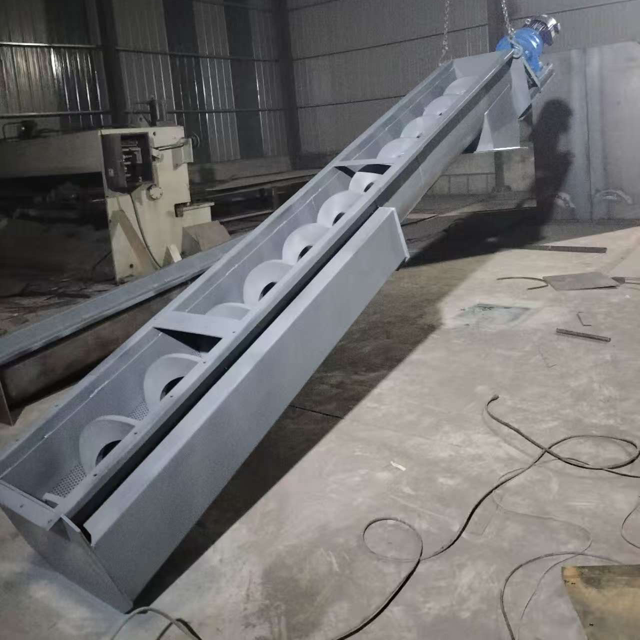 絞龍輸送機(jī)原理