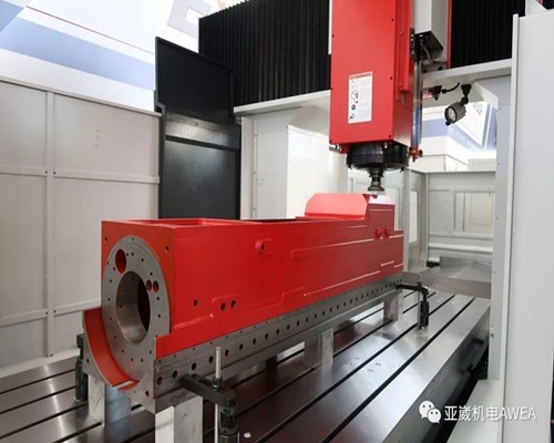 江蘇蘇州亞崴龍門加工中心LP5021精密加工