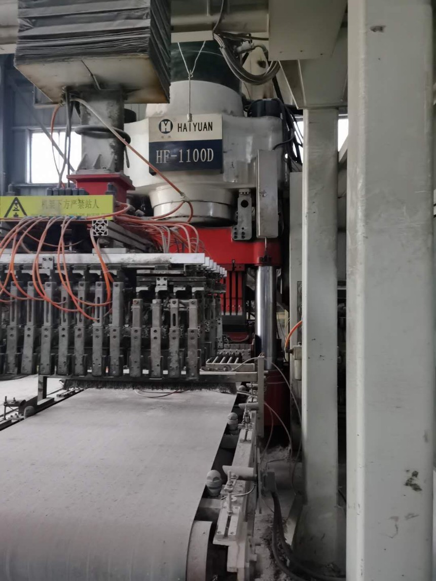 8成新以上   海源HF1100二手全自動液壓磚機