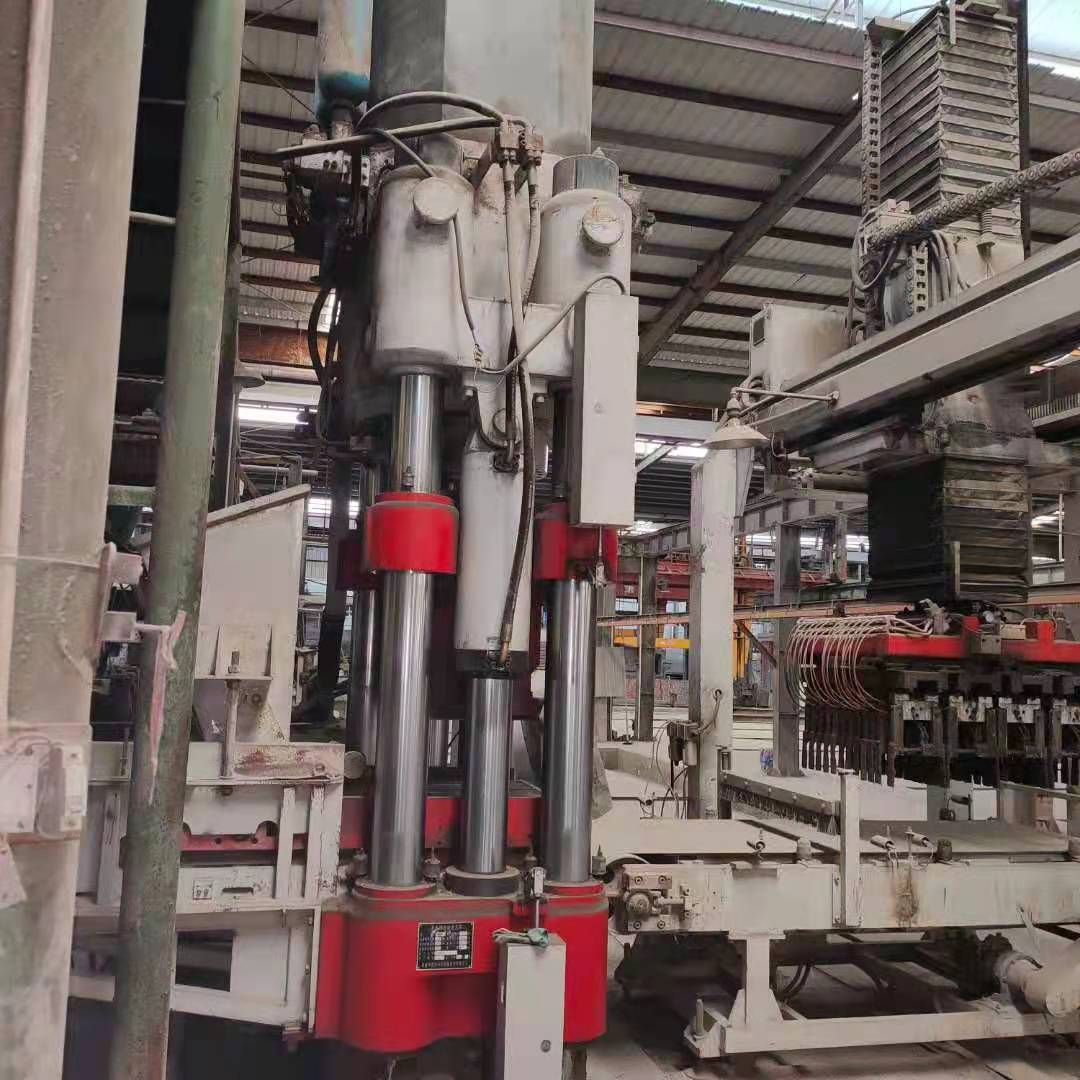 8成新以上    海源HF1100二手全自動液壓磚機(jī)