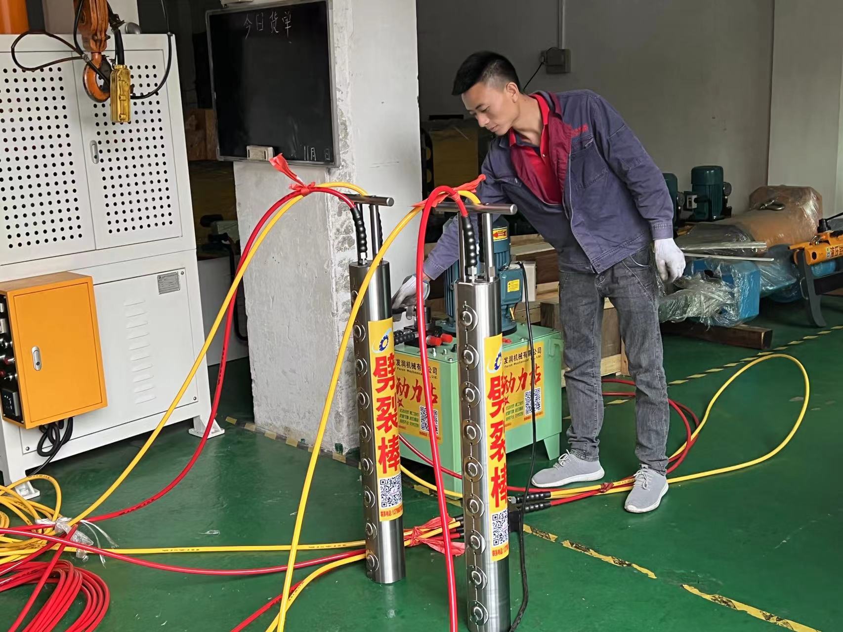 重慶萬州液壓劈裂機(jī)多少錢一臺(tái)