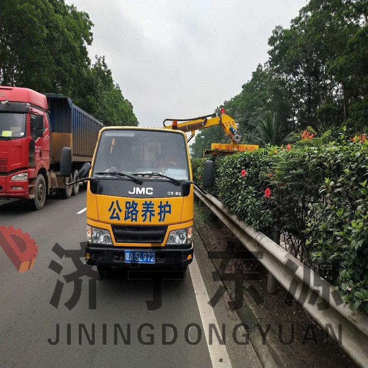 濟寧東源高速公路邊坡綠籬修剪機 車載式綠籬機修剪效率高