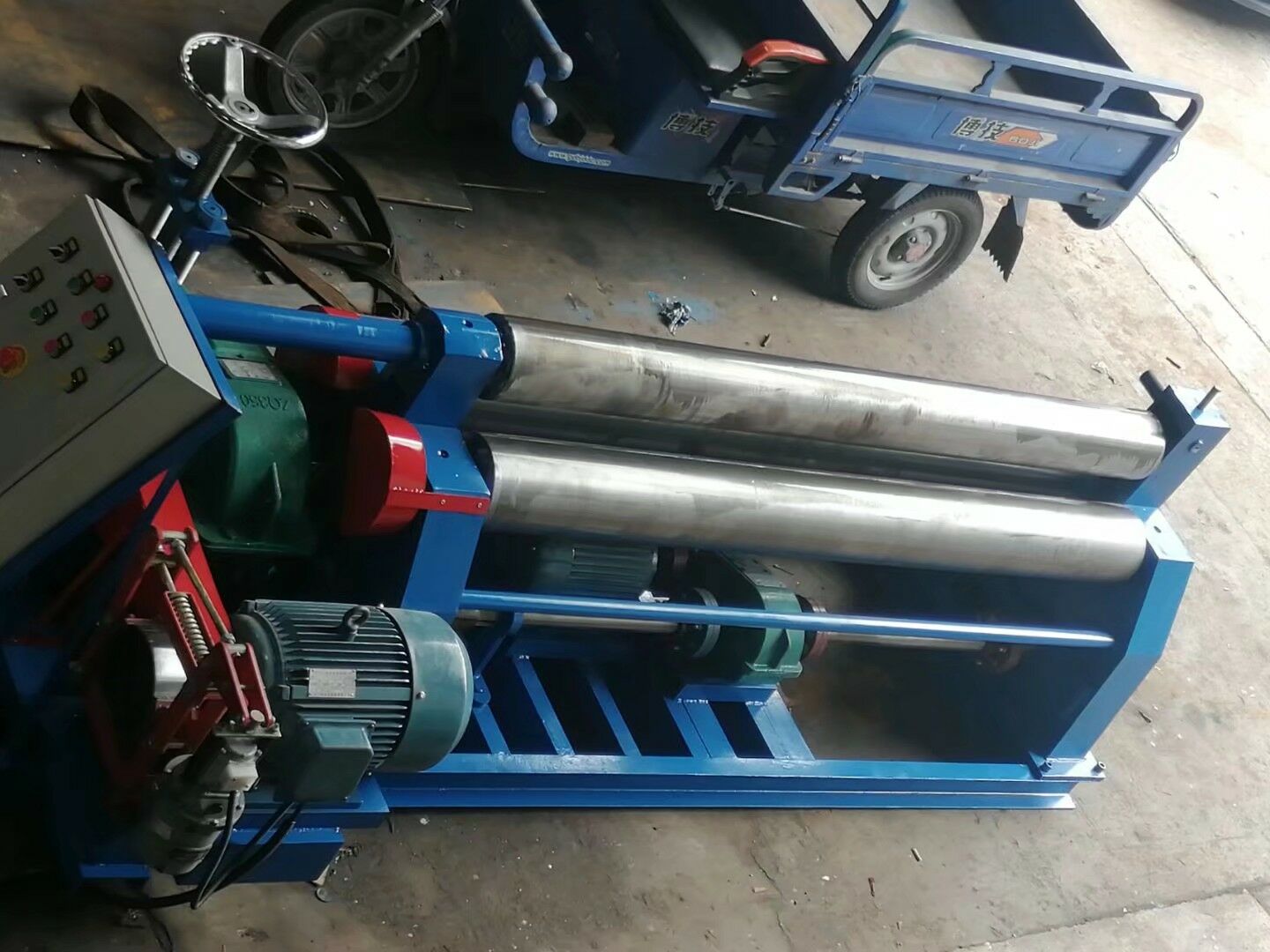 大連鋼板卷圓機   自動卷板機