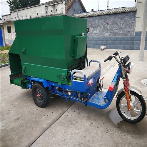 養殖場移動式喂料車   畜牧機械電動撒草機