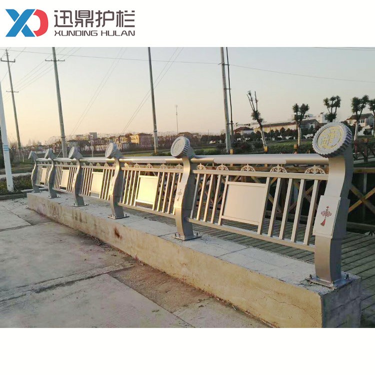 沙道防護(hù)欄桿|沙道防護(hù)欄桿價(jià)格多少錢一米
