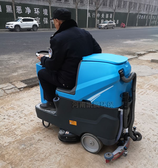 榆林物業(yè)停車廠洗地機(jī) 陜西大型小區(qū)車庫駕駛式洗地機(jī)