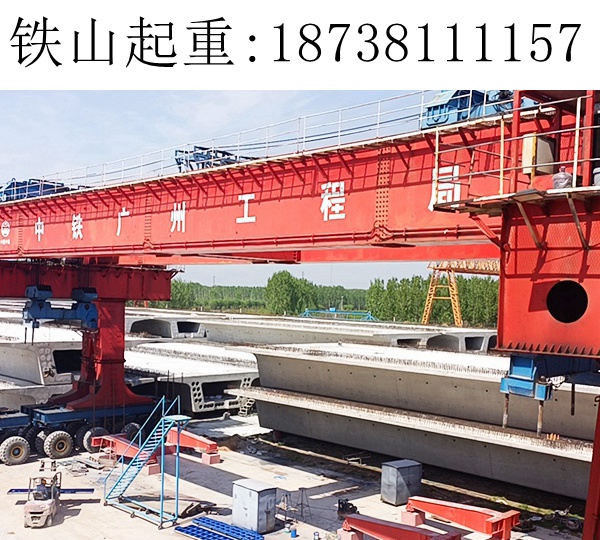 內蒙古鄂爾多斯輪胎式龍門吊出租時注意維護保養制度