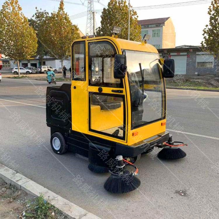 駕駛式純電動掃地車 四川電動掃地車價格 路清掃車