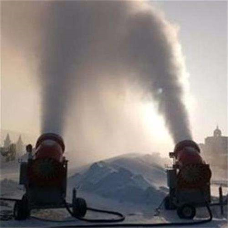 大功率全自動造雪機 360度擺頭調整造雪方向 液壓升降輪式移動