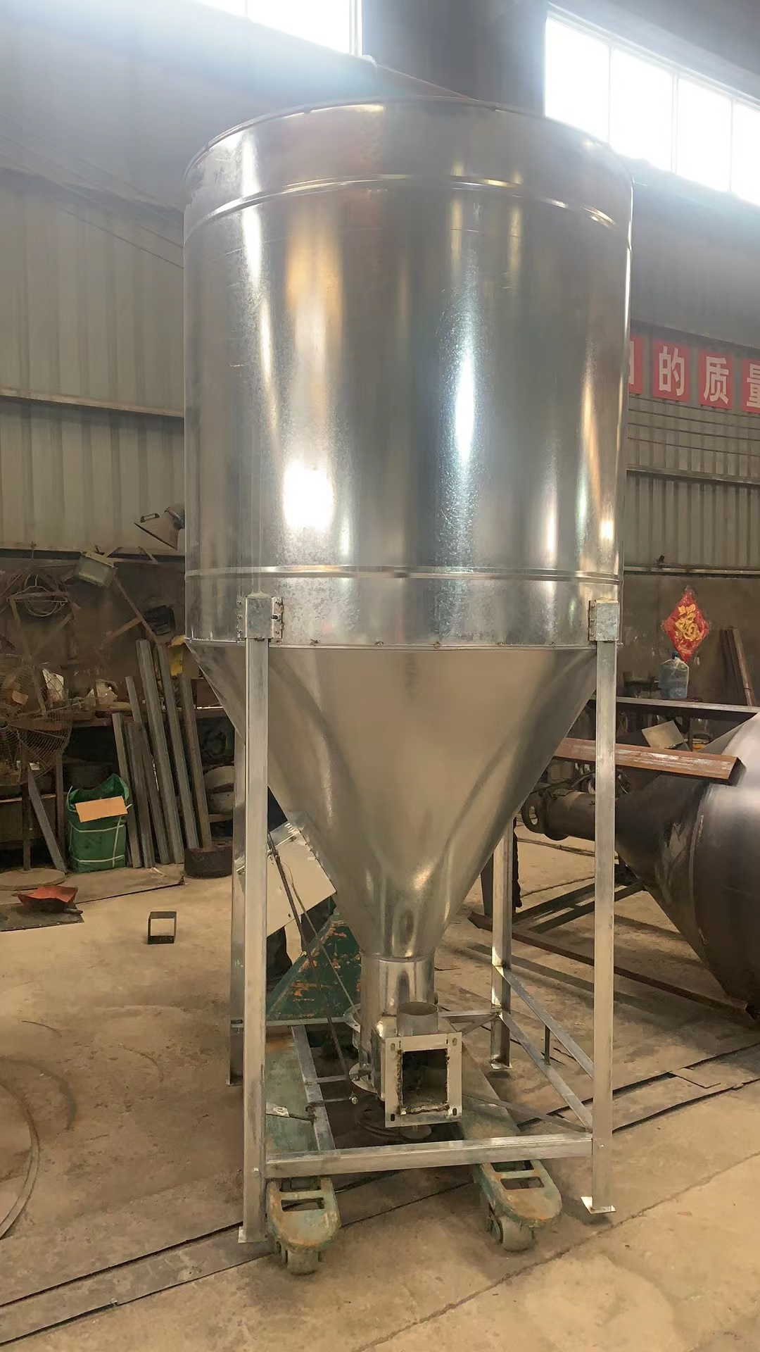 立式豬牛羊飼料粉碎攪拌機(jī) 飼料肥料混合攪拌機(jī) 飼料機(jī)械設(shè)備