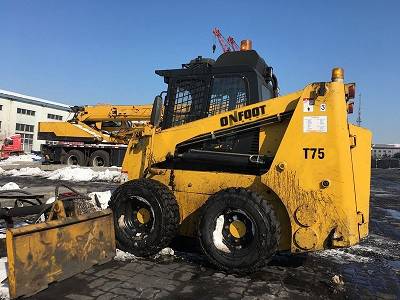 昂弗特重工T75滑移裝載機