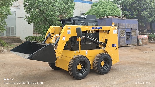 昂弗特重工T65型滑移裝載機