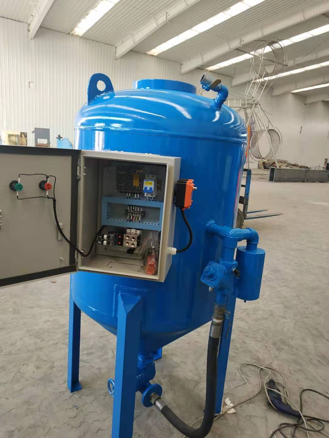 河北噴砂機械設備一立方遙控噴砂機原廠發貨