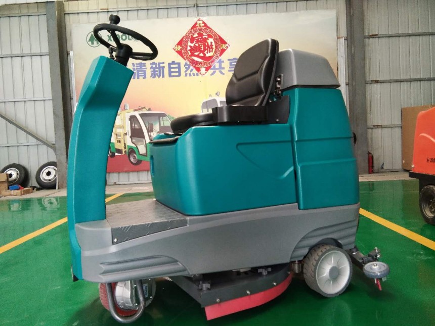 濟(jì)寧小林清潔XLS-860駕駛雙刷電動洗地機(jī)