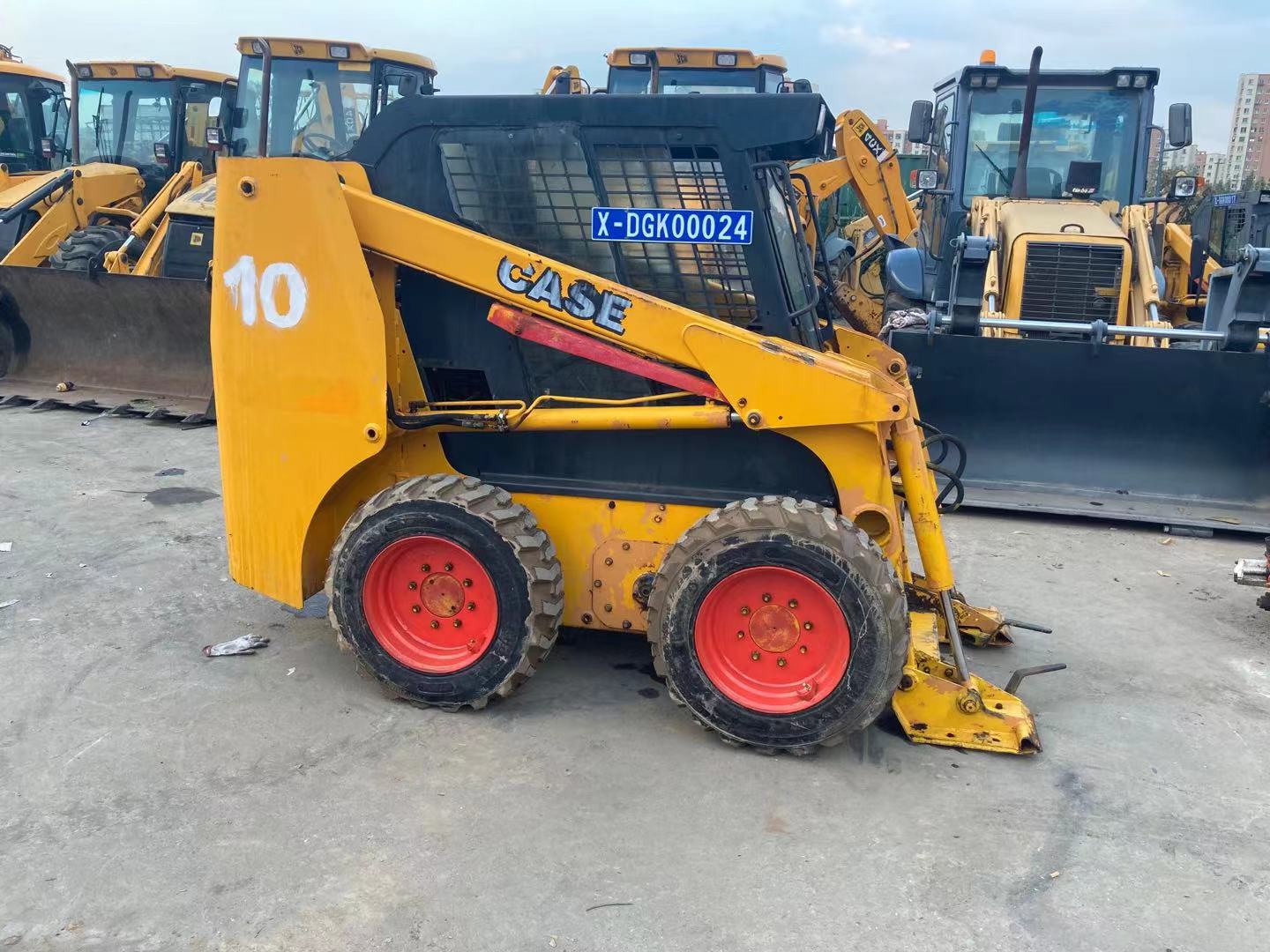 原裝進口case凱斯滑移裝載機，小型裝載機，四驅小鏟車