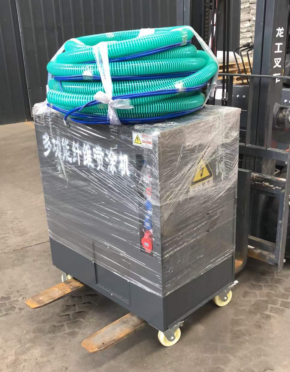 小型無機(jī)纖維噴涂機(jī)廠房植物纖維噴涂機(jī)保溫隔熱防火棉