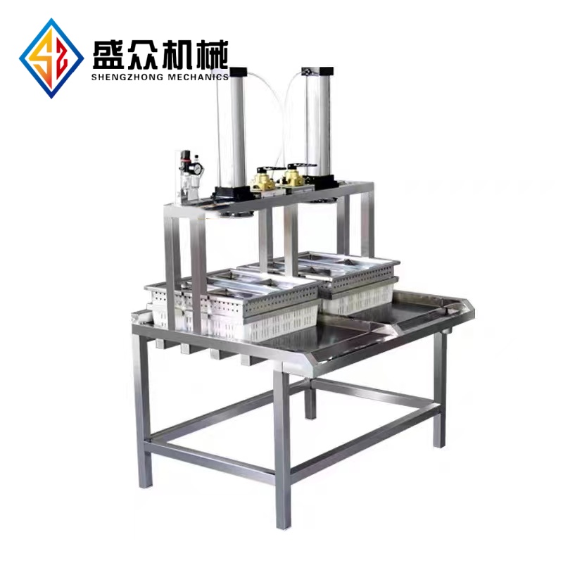 傳統(tǒng)奶酪片成型機(jī) 馬蘇里拉奶酪拉伸、擠出、成型一體機(jī) 奶酪沖壓成型機(jī)