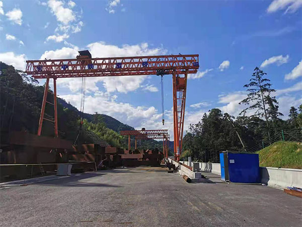湖北宜昌龍門吊租賃 45噸10噸龍門吊垃圾場用
