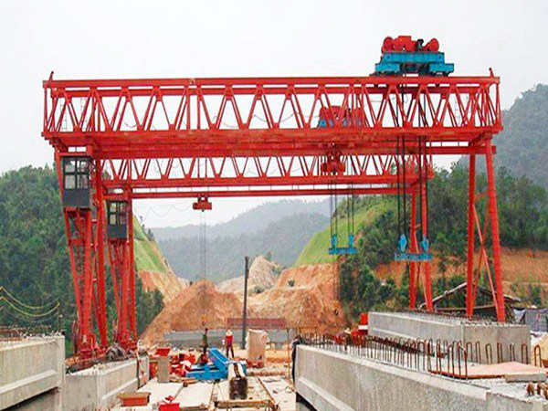 黑龍江雞西龍門吊出租公司門式起重機(jī)結(jié)構(gòu)特點(diǎn)